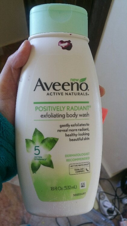 Aveeno Positively Radiant Exfoliating Body Wash 18oz
